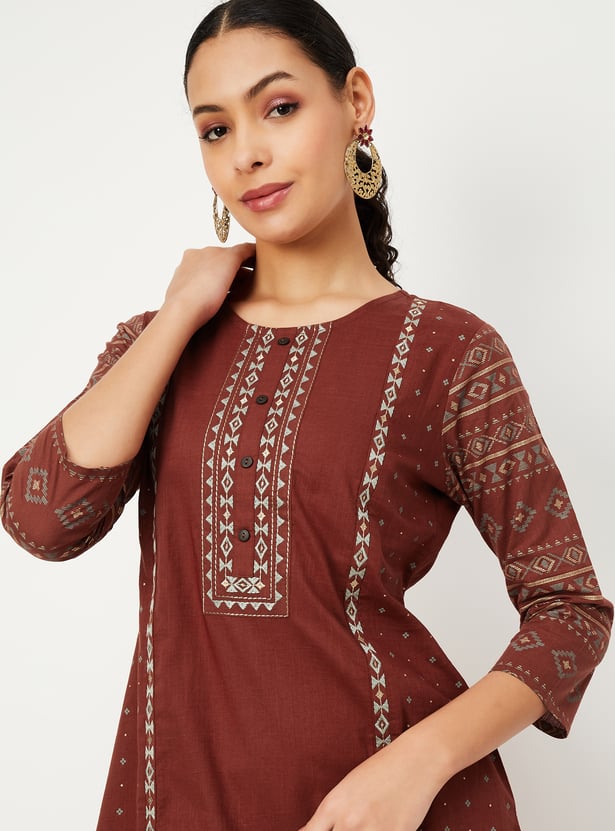 Women Embroidered Straight Kurta