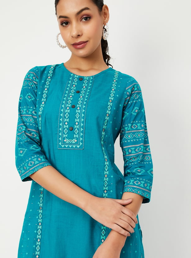 Women Embroidered Straight Kurta