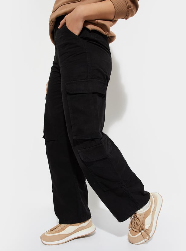 URB_N Women Relaxed Fit Solid Cargo Trousers