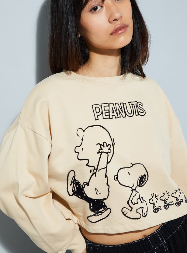 URB_N Women Snoopy Printed Cropped Sweatshirt