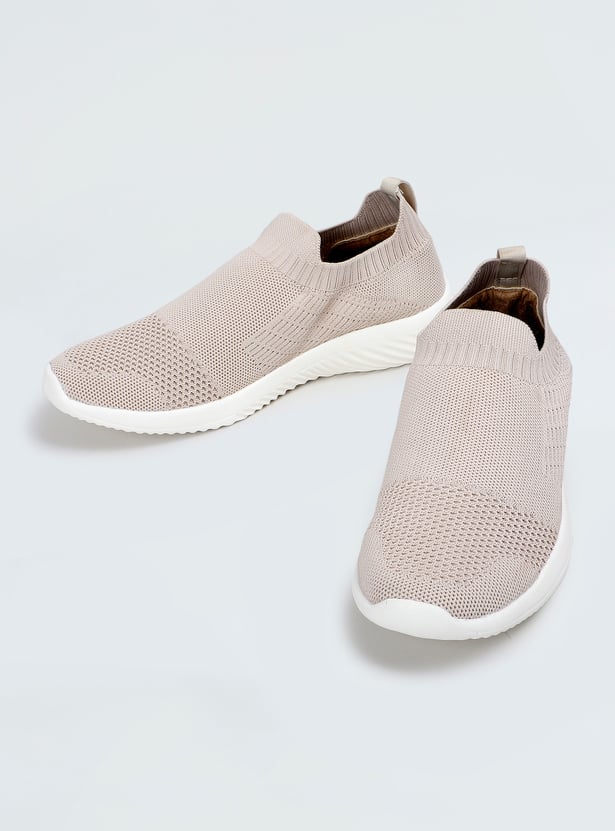 Women Textured Slip-On Sports Shoes