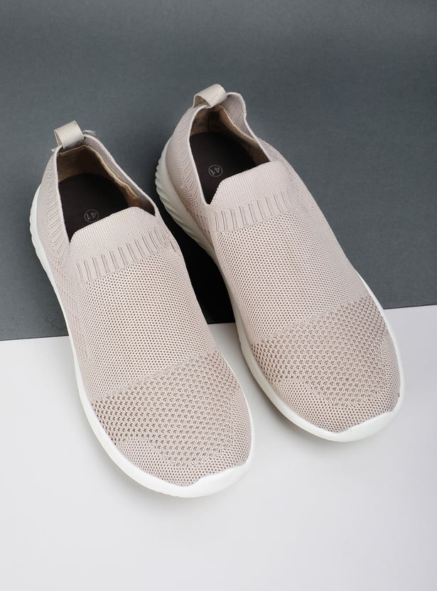 Women Textured Slip-On Sports Shoes