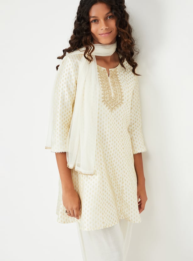 Girls Embroidered Kurti Set