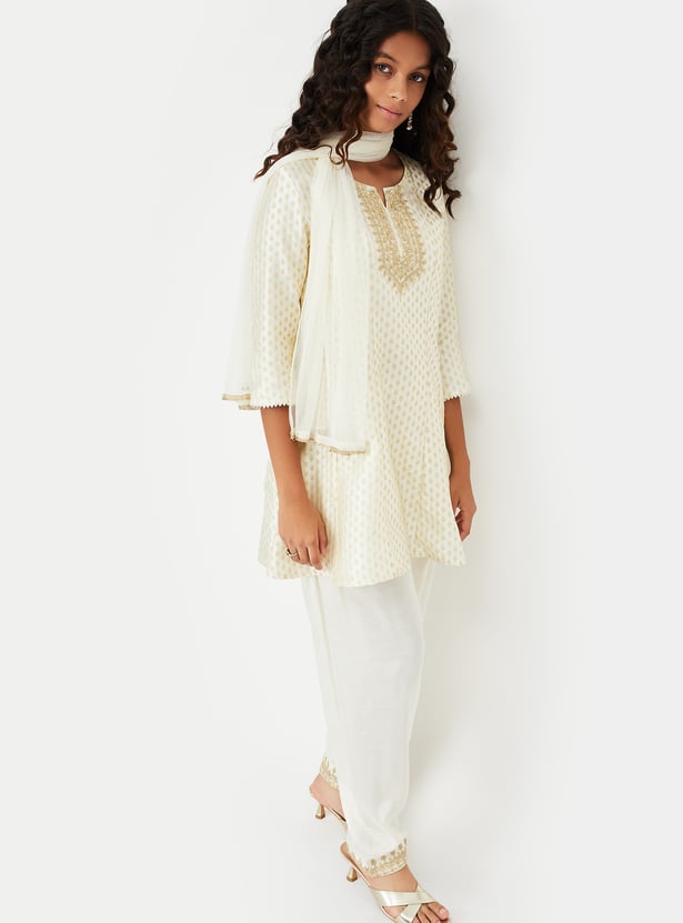 Girls Embroidered Kurti Set