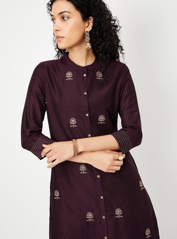 Women Embroidered Straight Kurta