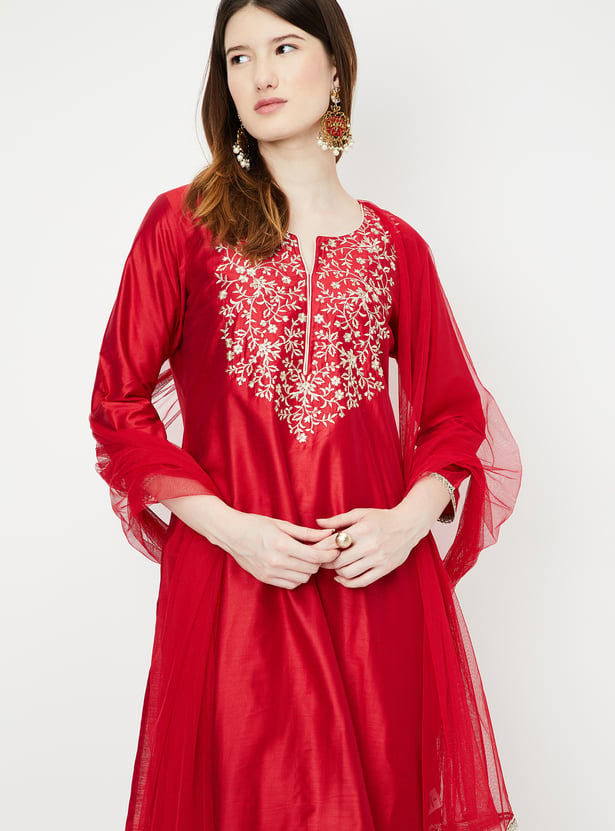 Women Embroidered Straight Kurta Set