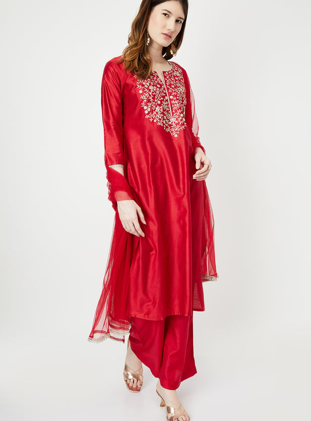 Women Embroidered Straight Kurta Set