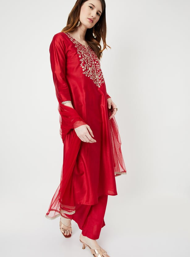 Women Embroidered Straight Kurta Set