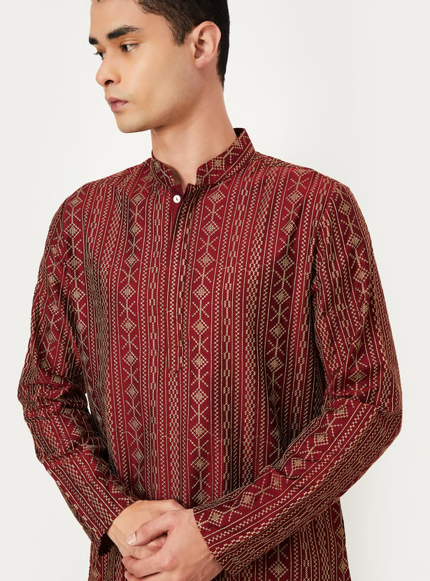 Men Embroidered Straight Kurta