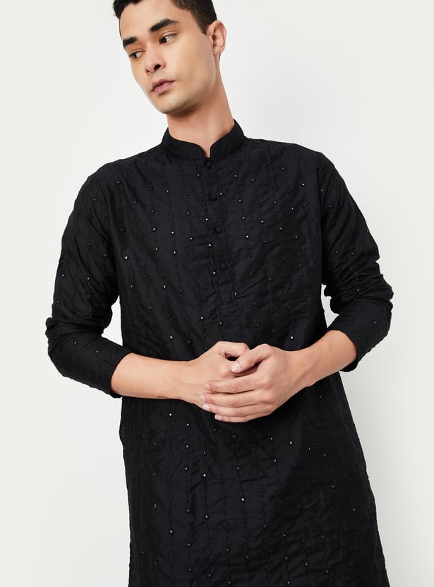 Men Embroidered Straight Kurta