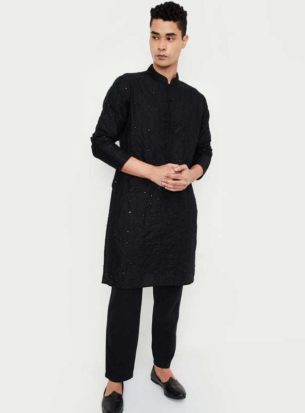 Men Embroidered Straight Kurta