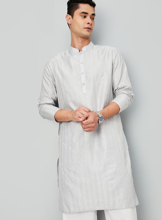 Men Embroidered Straight Kurta