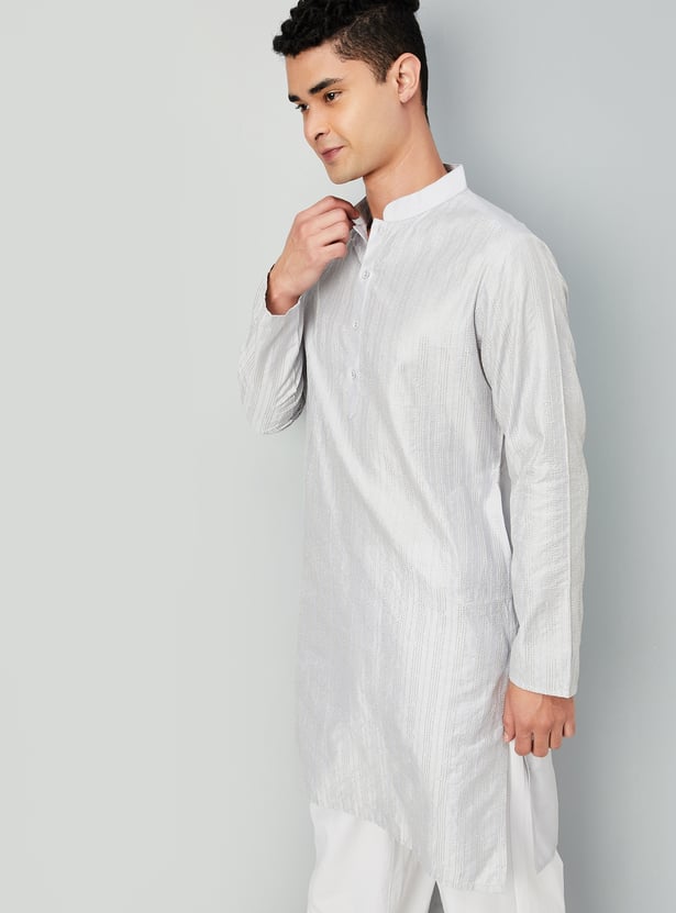 Men Embroidered Straight Kurta