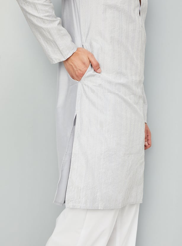 Men Embroidered Straight Kurta