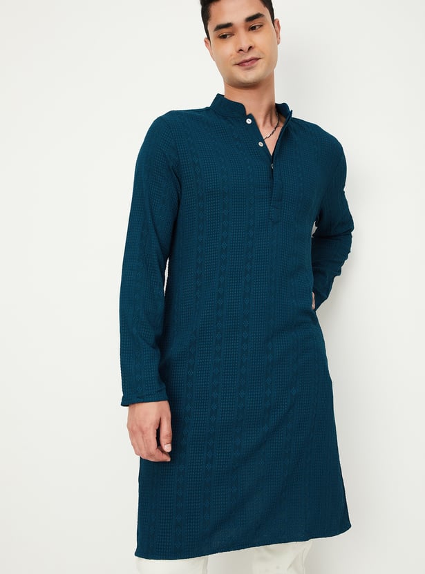 Men Embroidered Straight Kurta