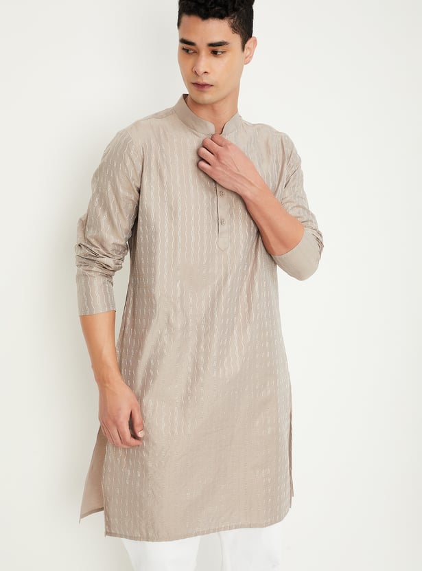 Men Embroidered Straight Kurta