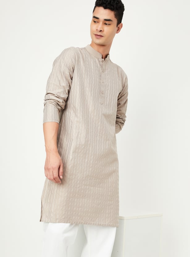 Men Embroidered Straight Kurta