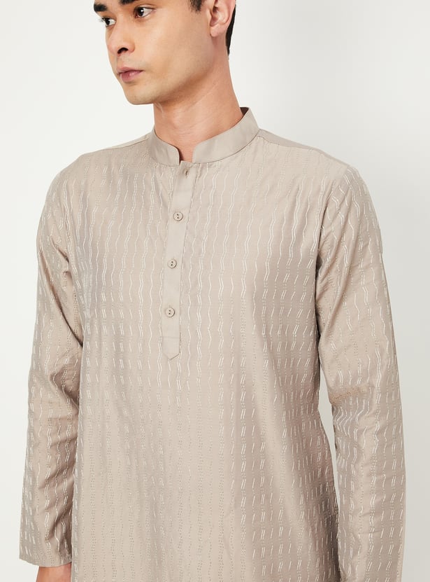 Men Embroidered Straight Kurta