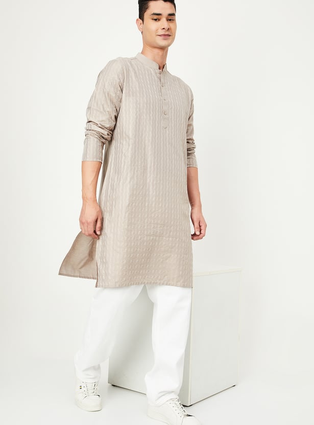 Men Embroidered Straight Kurta