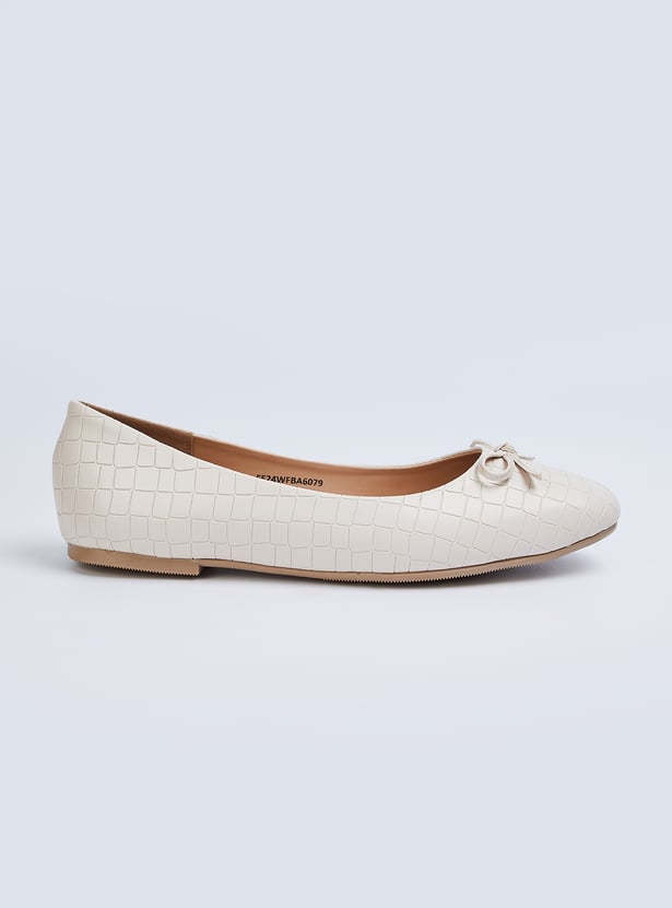 Women Textured Bow-Detailed Ballerinas