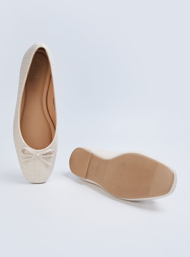 Women Textured Bow-Detailed Ballerinas