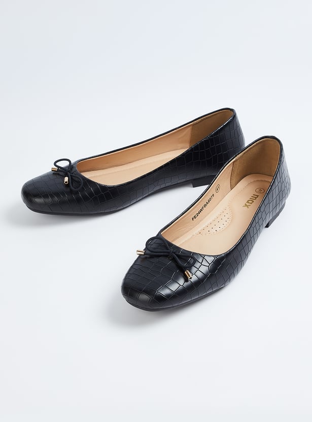 Women Textured Bow-Detailed Ballerinas