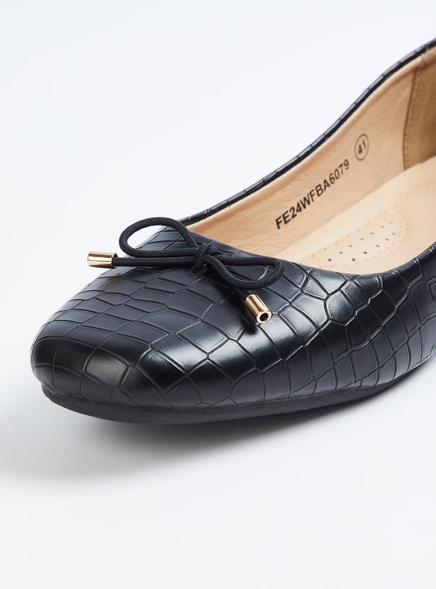 Women Textured Bow-Detailed Ballerinas