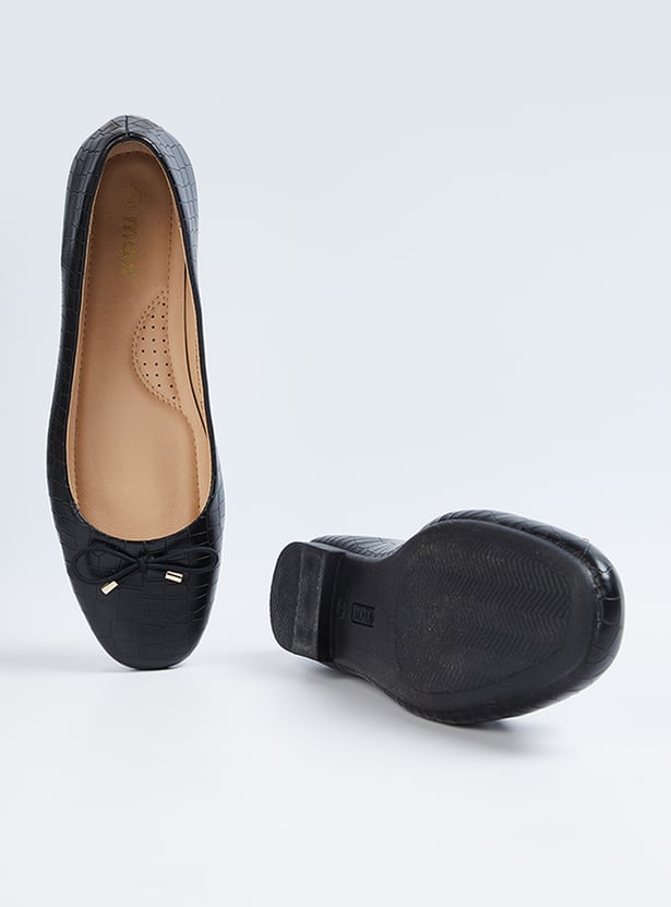 Women Textured Bow-Detailed Ballerinas