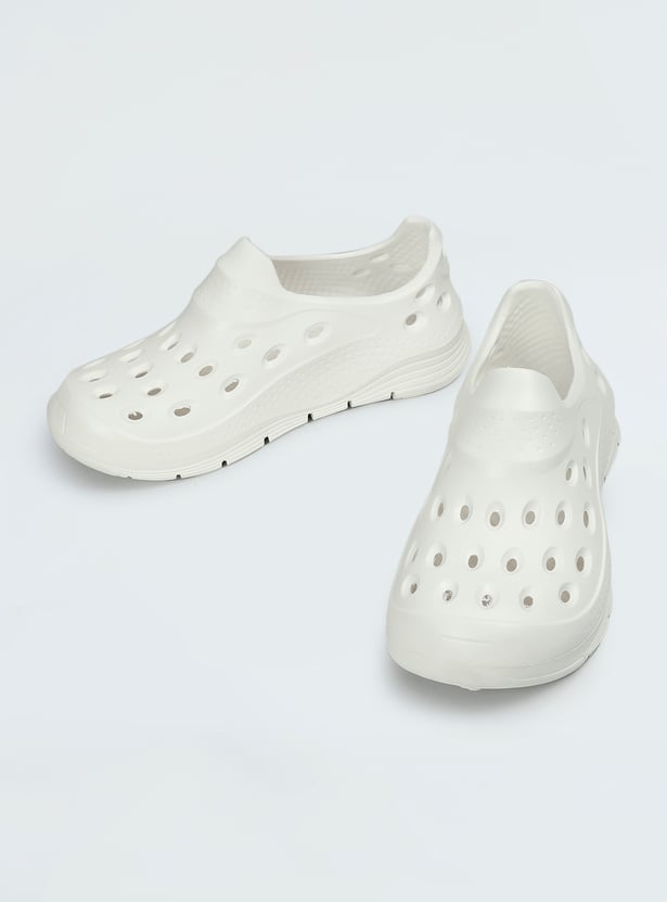 Men Perforated Wash & Wear Clogs