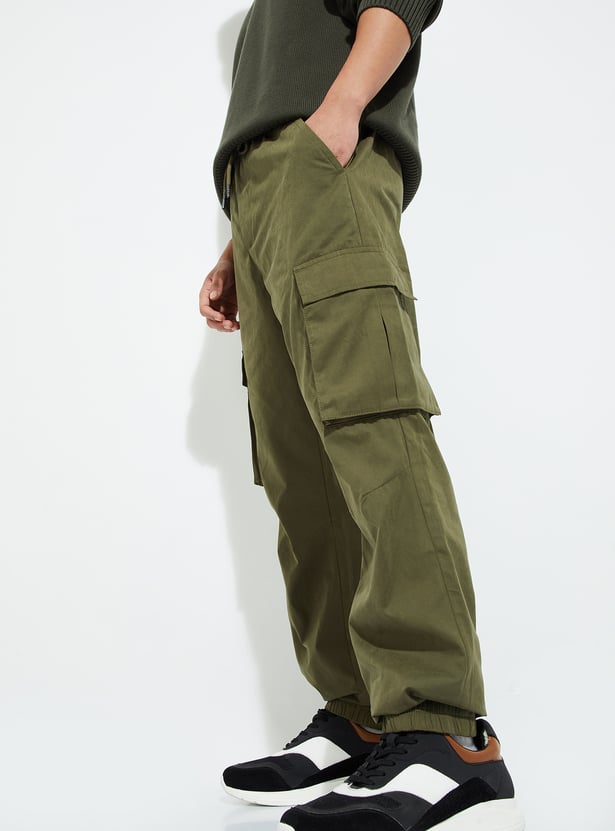 URB_N Men Relaxed Fit Solid Cargo Joggers