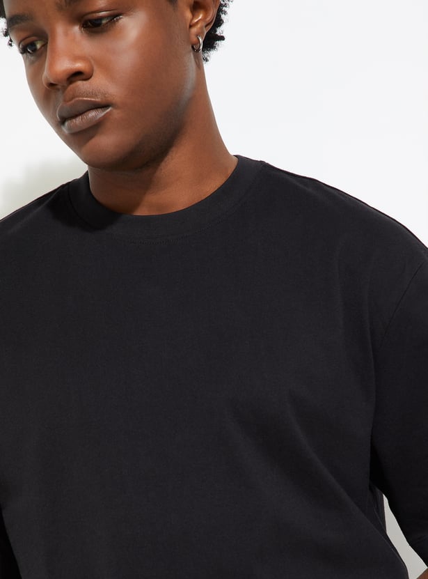 Buy URB_N Men Relaxed Fit Solid T-shirt Online at just Rs. 249.0