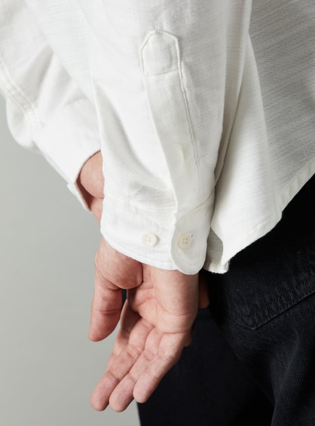 Men Regular Fit Solid Casual Shirt
