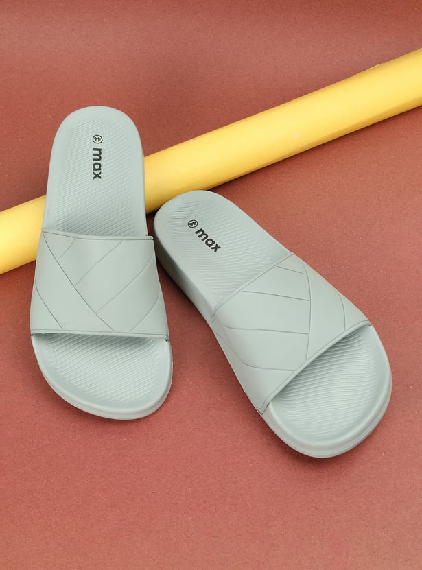 Men Geometric Patterned Sliders