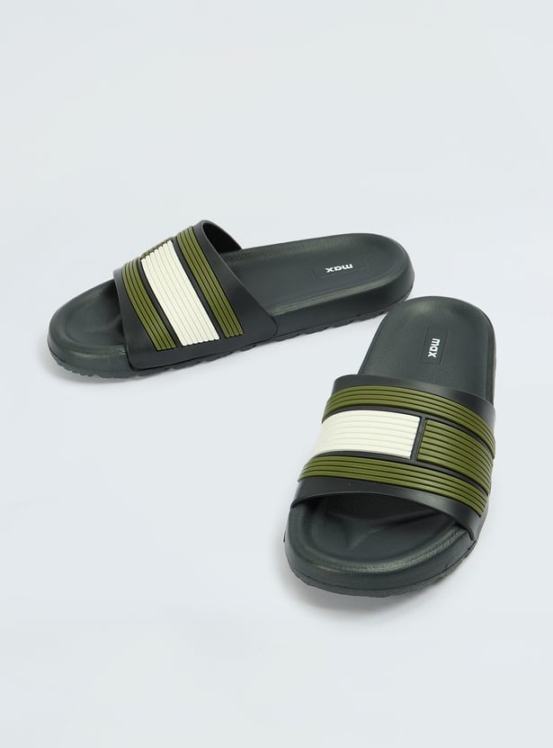 Men Colourblocked Sliders