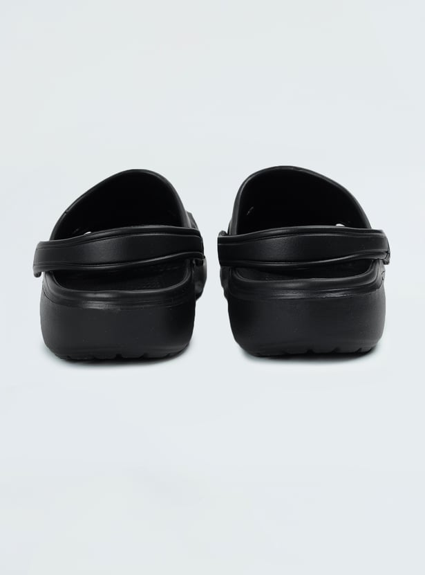 Men Cut-Out Clogs with Pivoting Straps