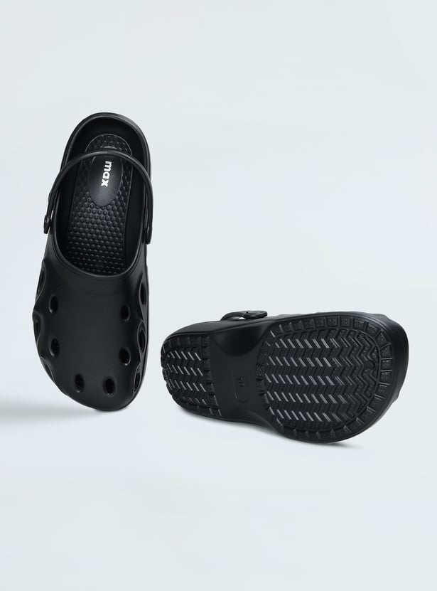 Men Cut-Out Clogs with Pivoting Straps