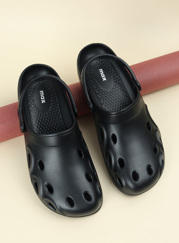 Men Cut-Out Clogs with Pivoting Straps