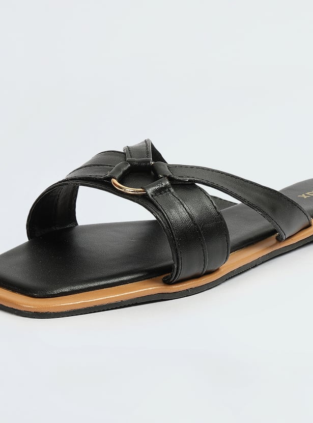 Women Solid Flat Sandals