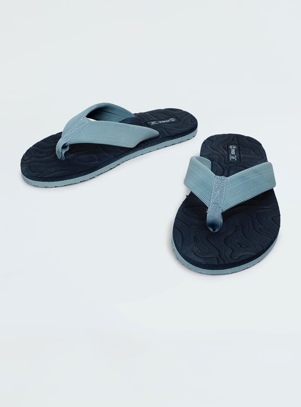 Men Textured V-strap Slipper