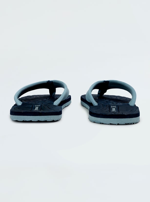 Men Textured V-strap Slipper