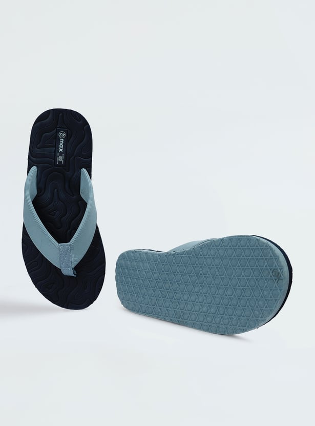 Men Textured V-strap Slipper