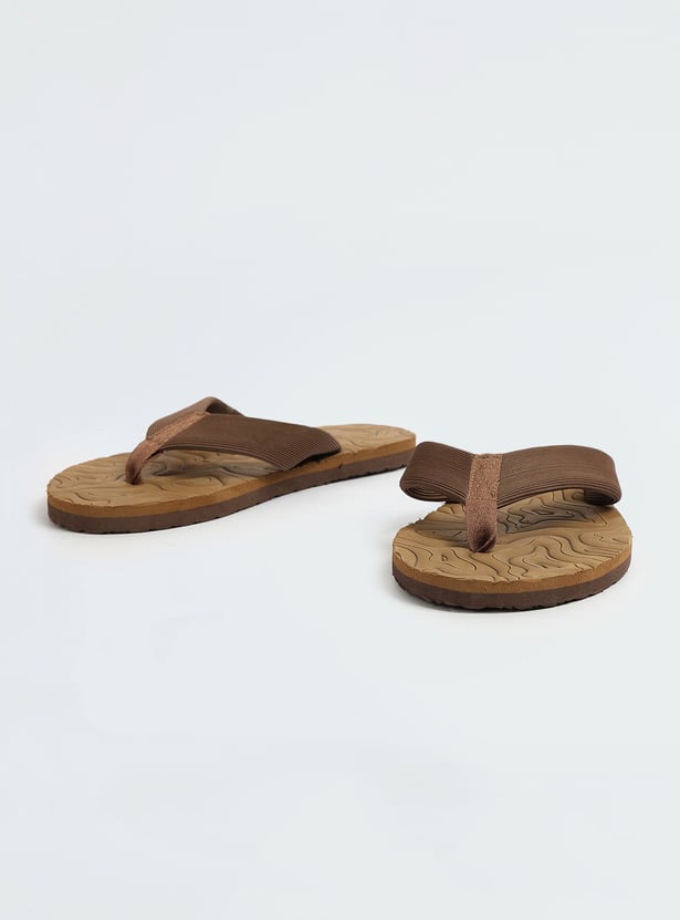 Men Textured V-strap Slipper