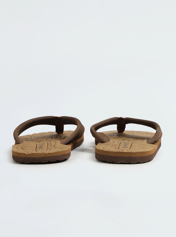 Men Textured V-strap Slipper