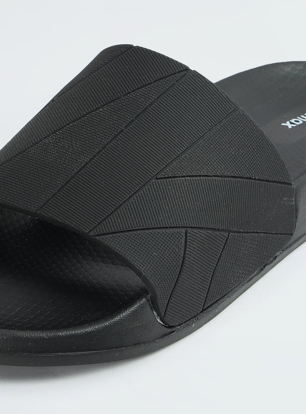 Men Textured Open-Toe Sliders