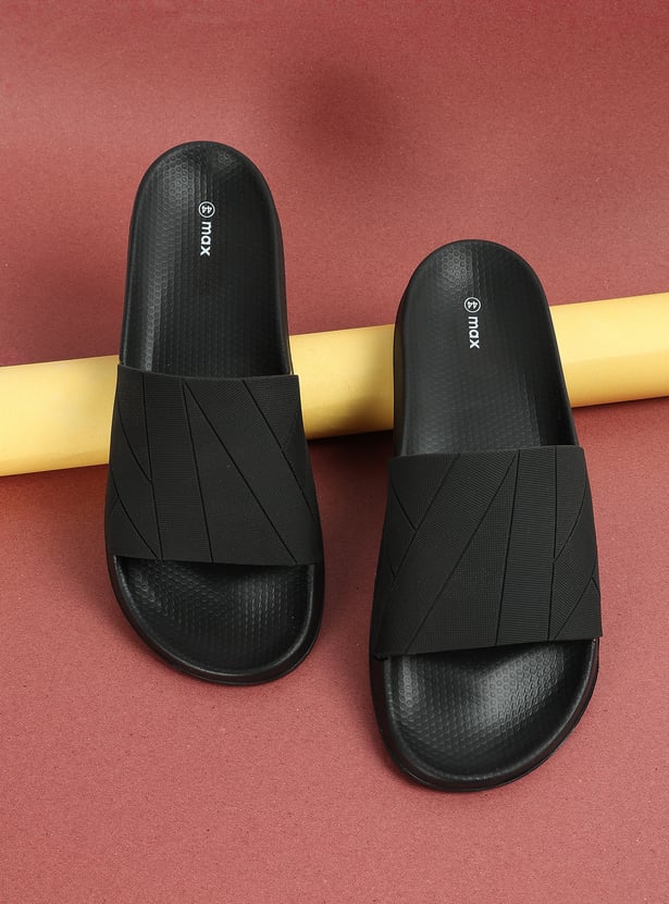 Men Textured Open-Toe Sliders