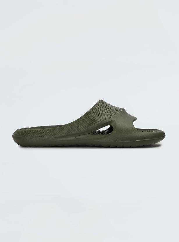 Men Textured Moulded Sliders