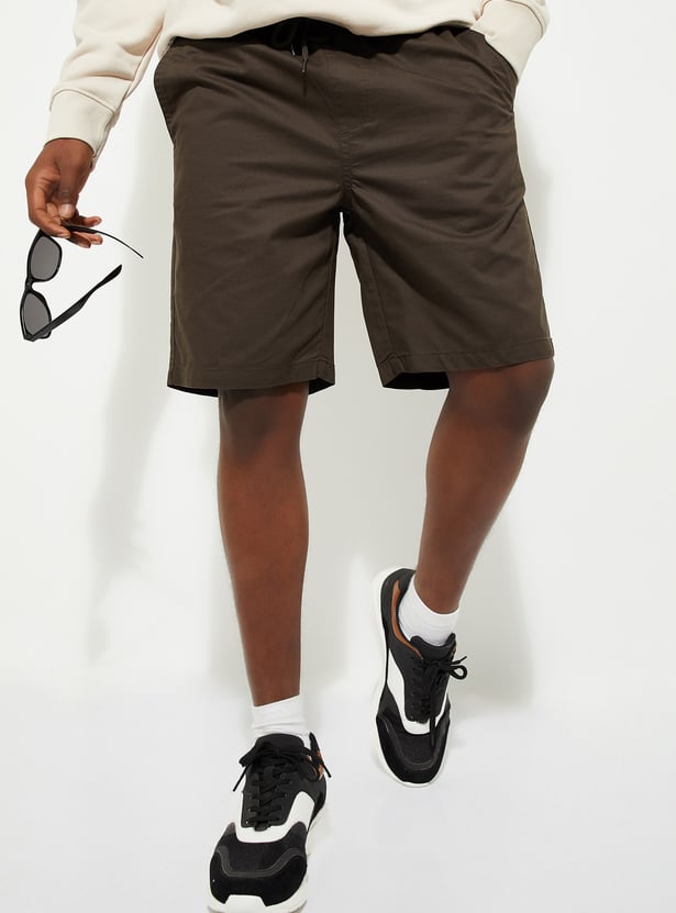 URB_N Men Solid Slim Fit Shorts