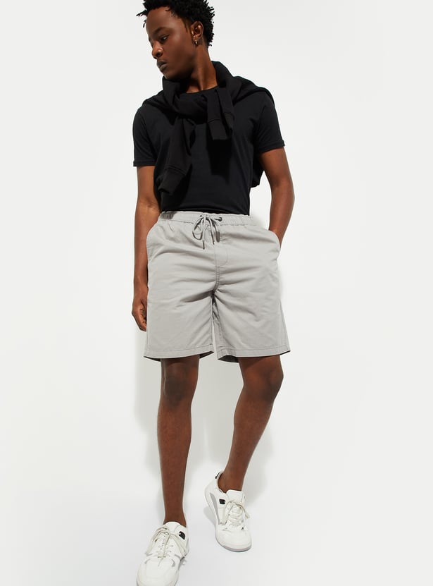 URB_N Men Solid Slim Fit Shorts