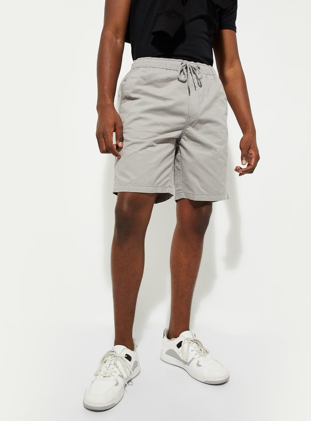 URB_N Men Solid Slim Fit Shorts