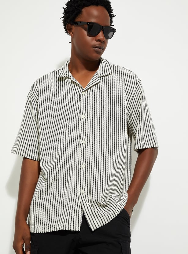 URB_N Men Striped Slim Fit Shirt